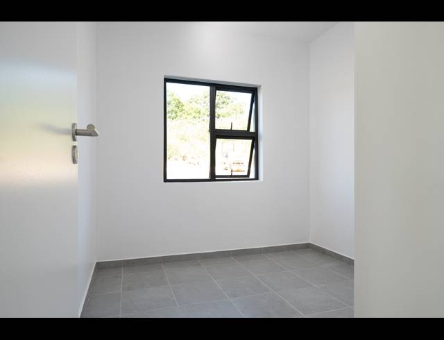 1 BEDROOM APARTMENT FOR SALE IN SHEFFIELD BEACH